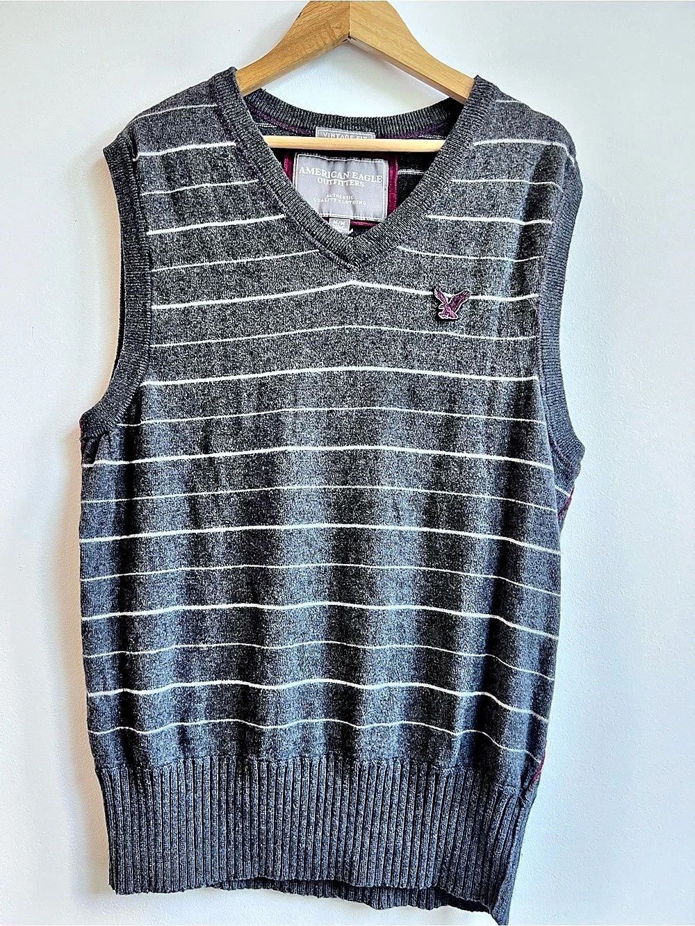 American Eagle Outfitters Preppy Collegiate Vintage Fit Striped Sweater Vest Men